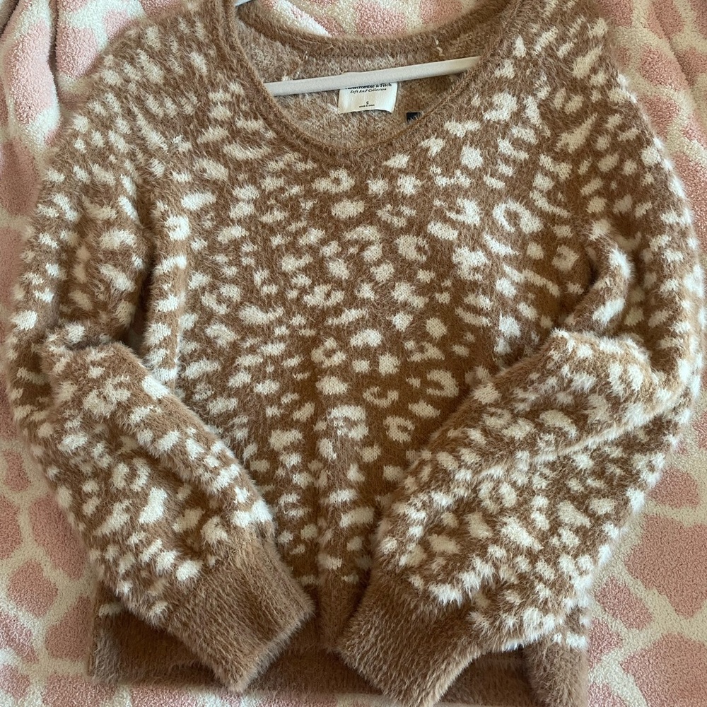 Abercrombie soft collection cheeta sweater